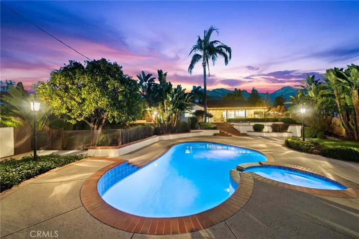 Twilight Pool & Spa