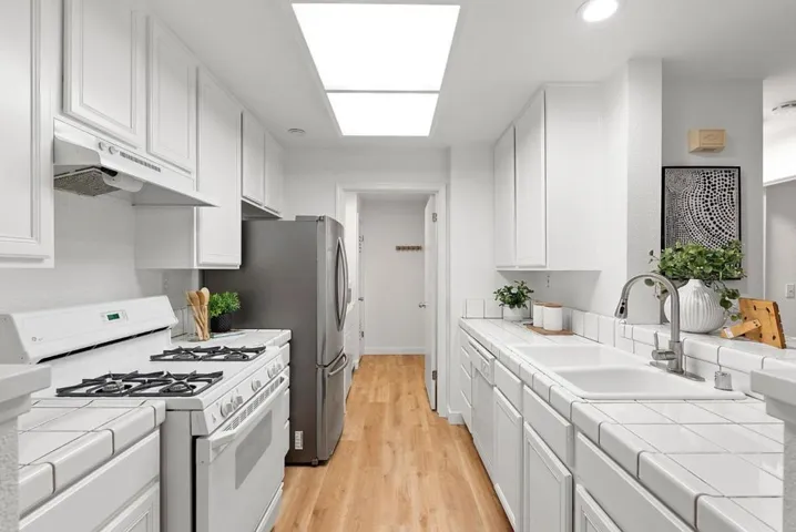 604 Arcadia Terrace 302, Sunnyvale, California 94085