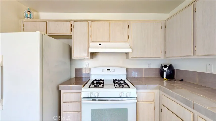 10444 Peach Court, Adelanto, California 92301