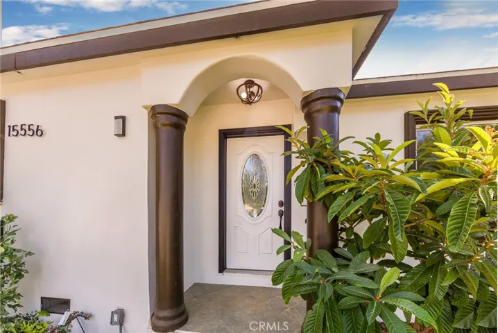 curb front house