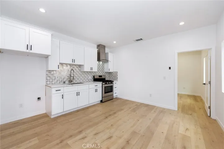 15554 rear house kitchen