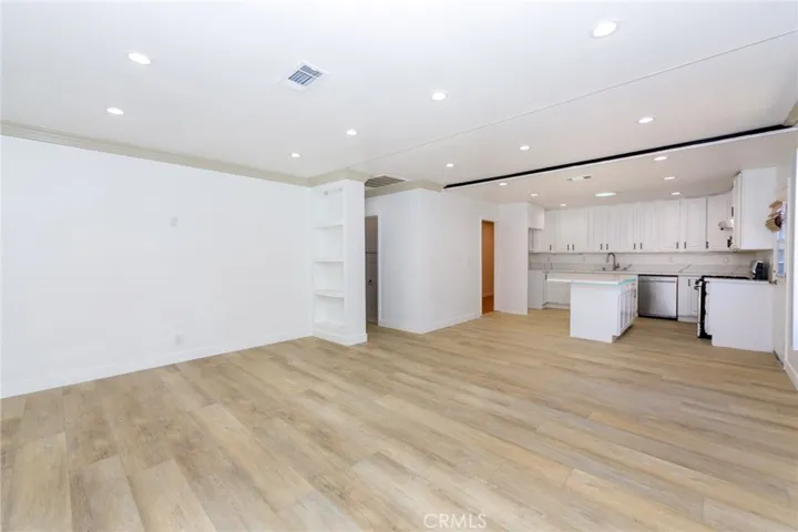 15556 open family room to kitchen