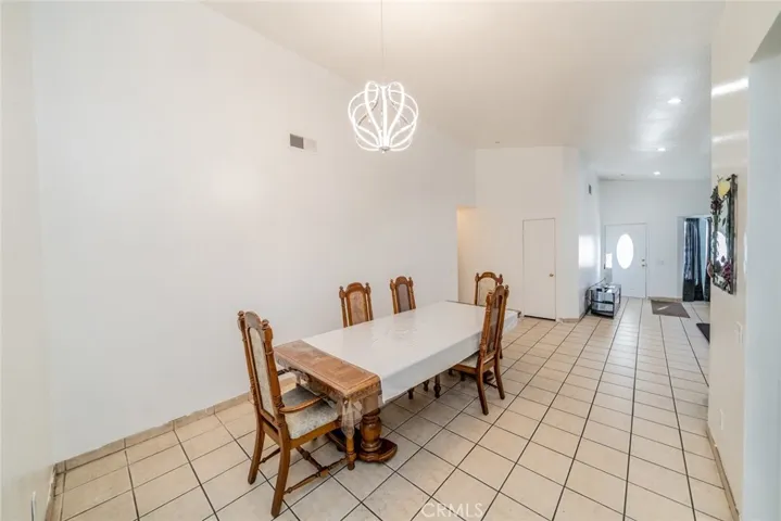 8982 Carob Drive, Fontana, California 92335