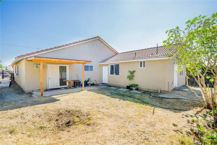 8982 Carob Drive, Fontana, California 92335