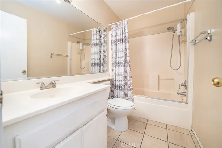 8982 Carob Drive, Fontana, California 92335
