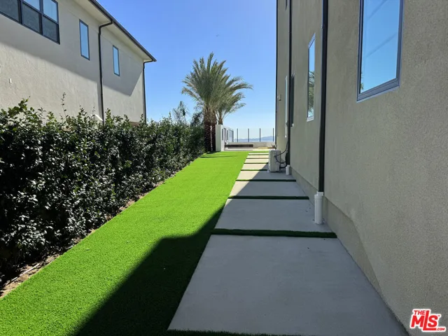 20254 Willoughby Lane, Porter Ranch, California 91326