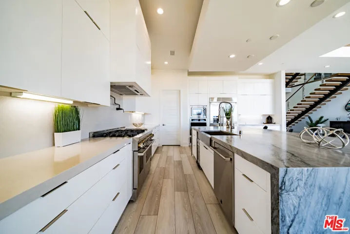 20254 Willoughby Lane, Porter Ranch, California 91326
