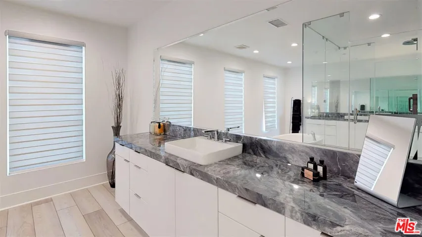 20254 Willoughby Lane, Porter Ranch, California 91326