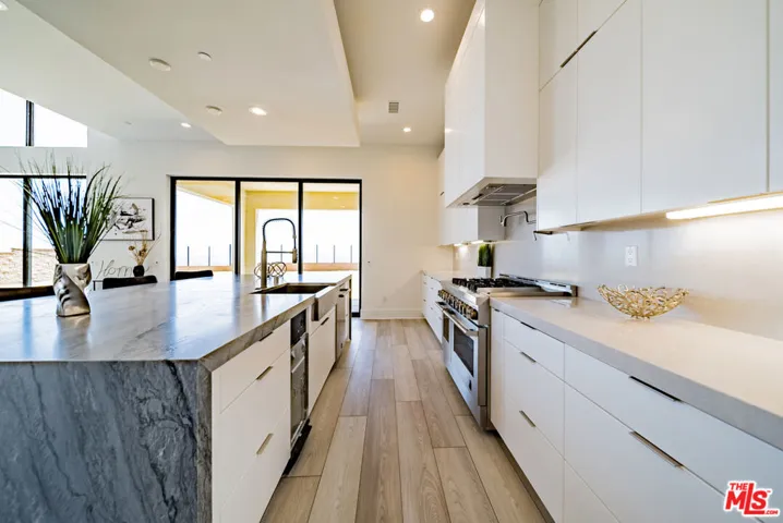 20254 Willoughby Lane, Porter Ranch, California 91326