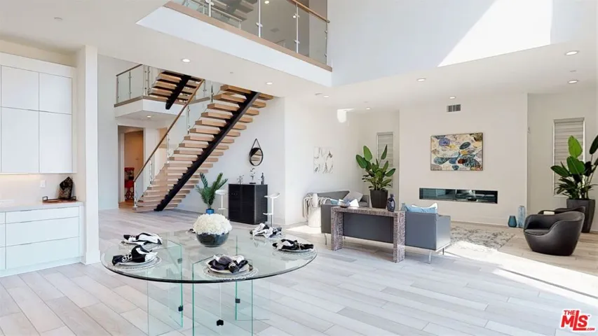 20254 Willoughby Lane, Porter Ranch, California 91326