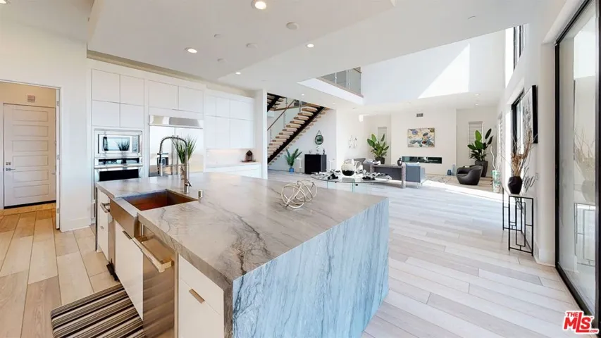 20254 Willoughby Lane, Porter Ranch, California 91326