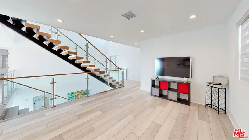 20254 Willoughby Lane, Porter Ranch, California 91326