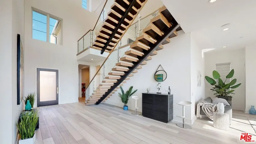 20254 Willoughby Lane, Porter Ranch, California 91326