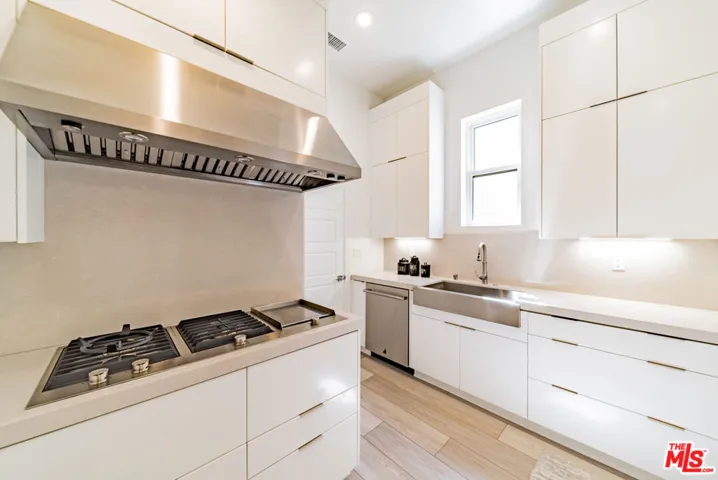 20254 Willoughby Lane, Porter Ranch, California 91326