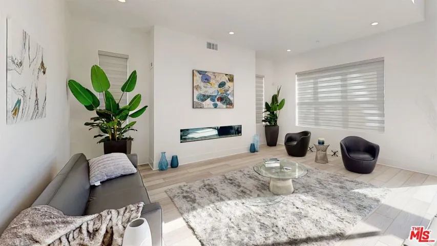 20254 Willoughby Lane, Porter Ranch, California 91326