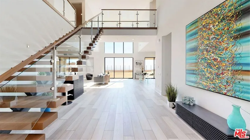 20254 Willoughby Lane, Porter Ranch, California 91326