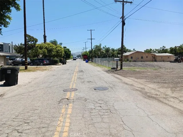 Looking South on Lincoln Ave