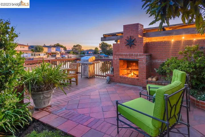 720 Palmera Ct, Alameda, California 94501