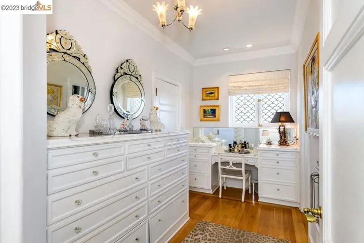 720 Palmera Ct, Alameda, California 94501