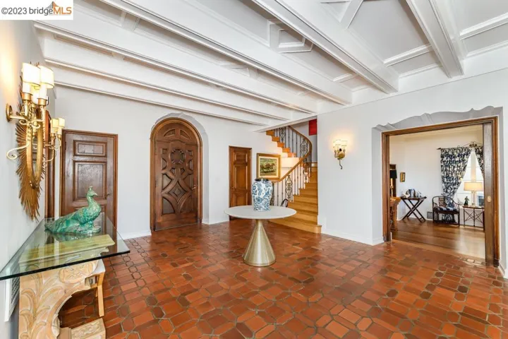 720 Palmera Ct, Alameda, California 94501