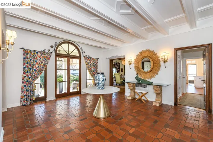 720 Palmera Ct, Alameda, California 94501