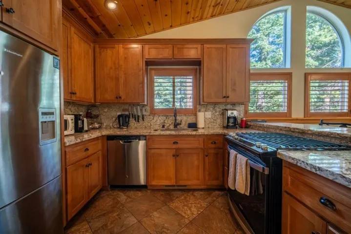 14128 Hansel Avenue, Truckee, California 96161