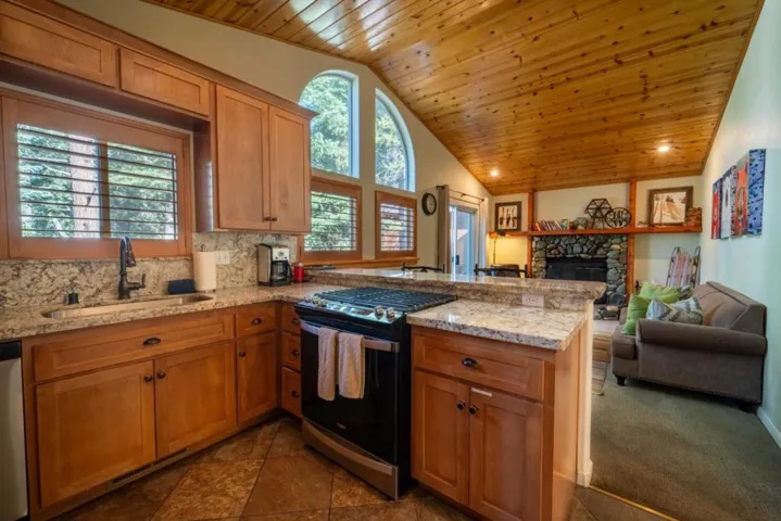 14128 Hansel Avenue, Truckee, California 96161