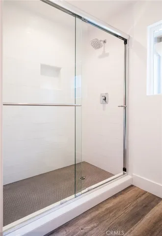 Upper Unit B - Bath #1