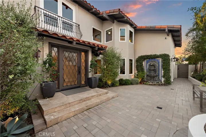 17019 Edgewater Lane, Huntington Beach, California 92649