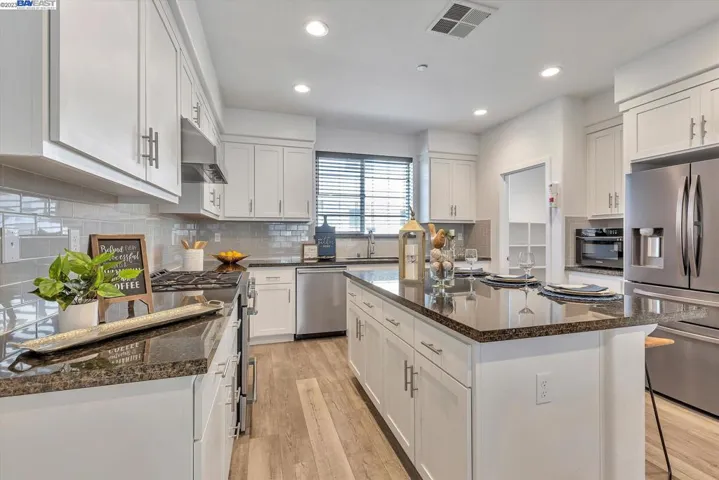153 Cue Way, Hayward, California 94544