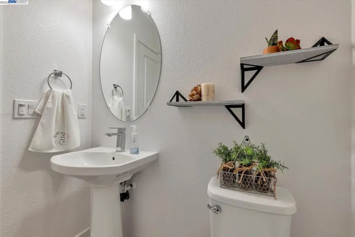 153 Cue Way, Hayward, California 94544