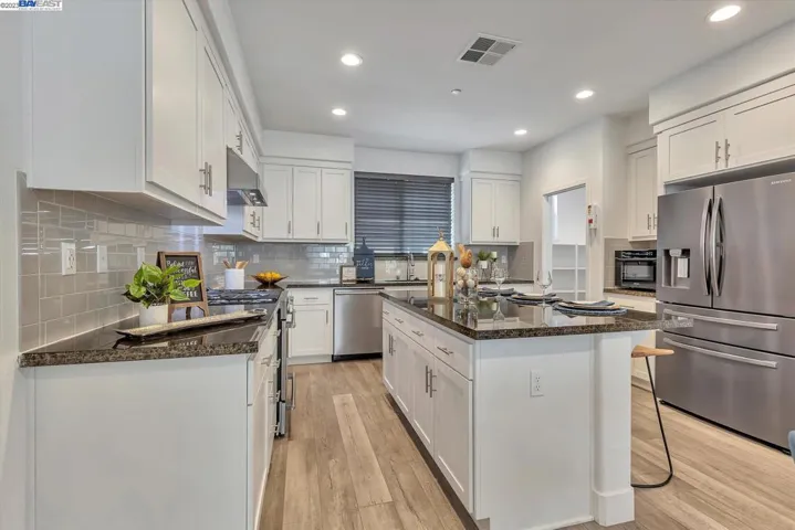 153 Cue Way, Hayward, California 94544