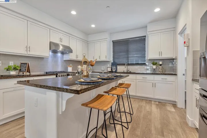 153 Cue Way, Hayward, California 94544