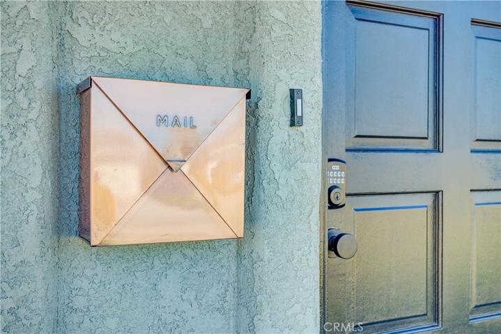 Mail Box