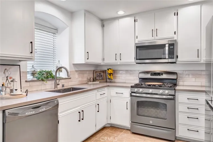 15744 Devonshire Street, Granada Hills, California 91344