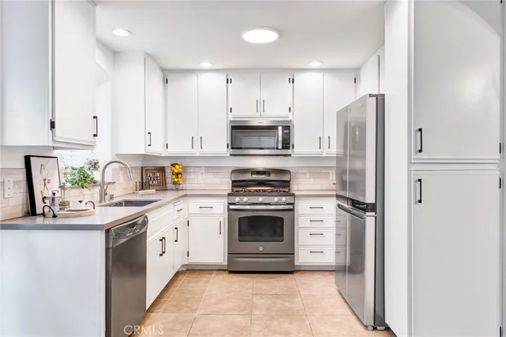 15744 Devonshire Street, Granada Hills, California 91344