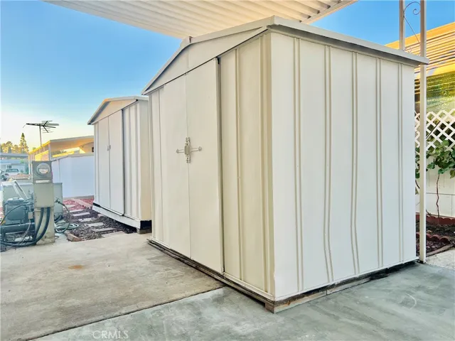2 sheds