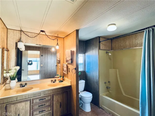 Master bathroom - view 2