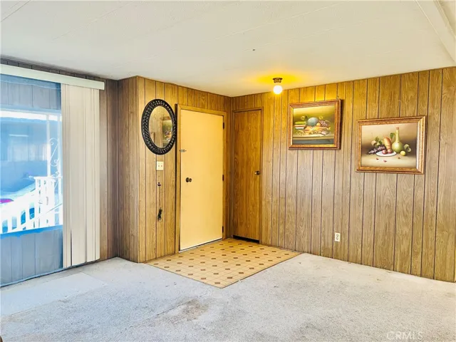 Living room - view 1