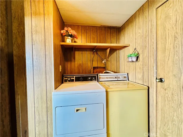 Laundry room - view 2