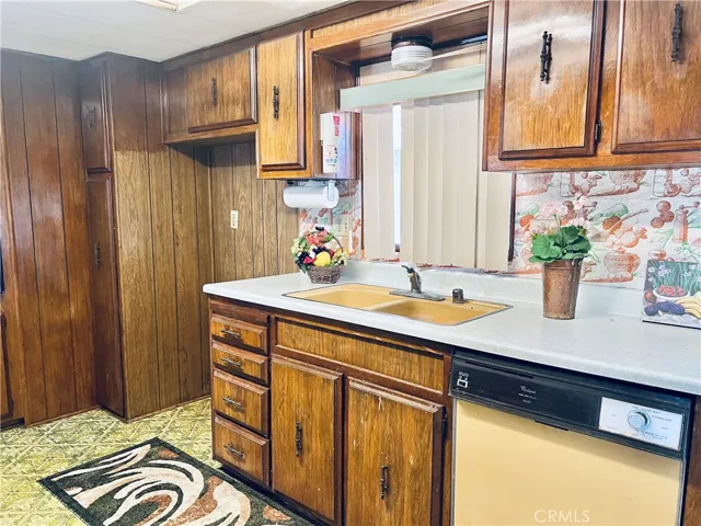 Kitchen - view 1