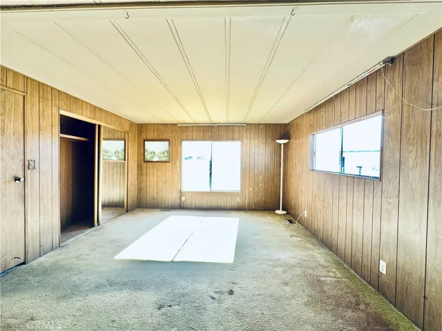 Master bedroom - view 2