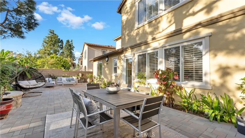 1557 Amberleaf, Costa Mesa, California 92626