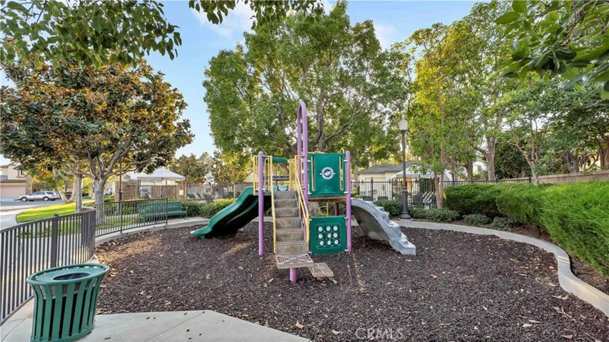 1557 Amberleaf, Costa Mesa, California 92626