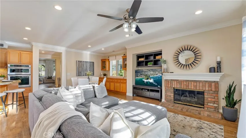 1557 Amberleaf, Costa Mesa, California 92626