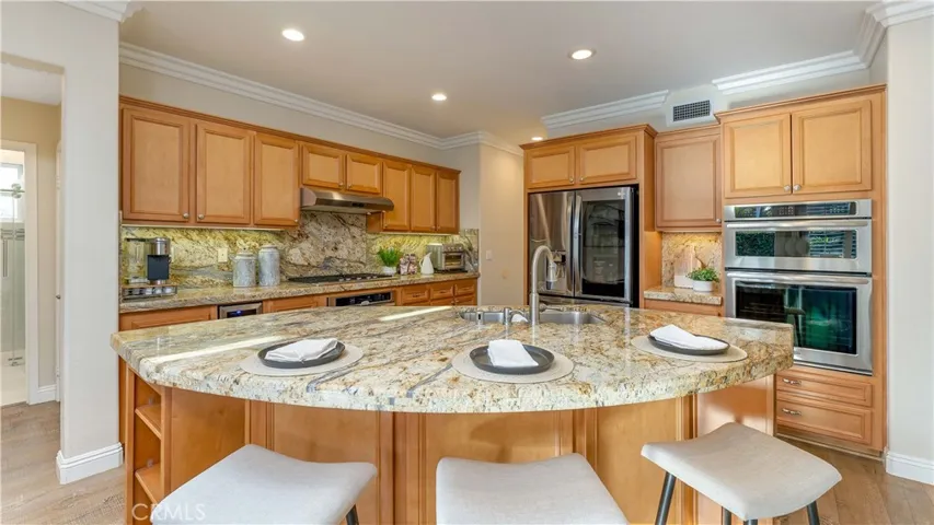 1557 Amberleaf, Costa Mesa, California 92626