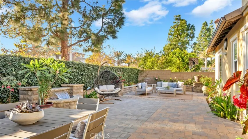 1557 Amberleaf, Costa Mesa, California 92626