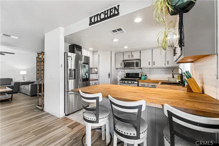 15715 E Avenue Q1, Palmdale, California 93591