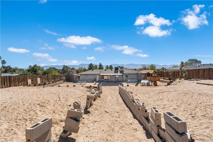 15715 E Avenue Q1, Palmdale, California 93591