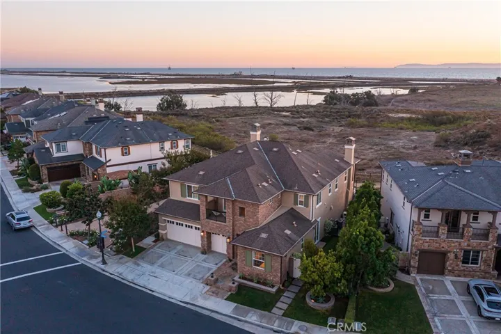 4692 Oceanridge Drive, Huntington Beach, California 92649